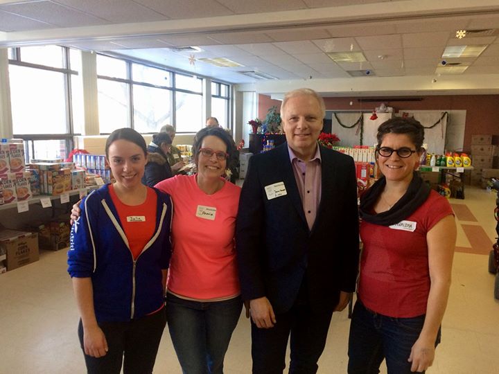 Sans tous nos généreux bénévoles, les #MagasinsPartage ne pourraient avoir lieu. Merci à tous…