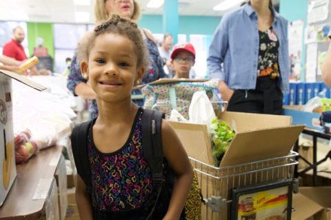 69422548_1354155654733693_1676667052384845824_o.jpg Les Magasins-Partage sont en pleine action !  Près de 5 000 enfants reçoivent…